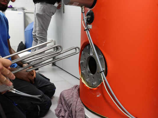 Solarstrom und Wärme - Warmwassererhitzung mit dem ASKOHEAT+